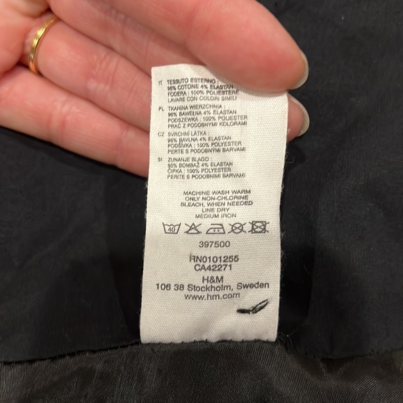 Skull and Crossbones Pleated Miniskirt, lace ruffle, punk rock goth size 8 H&M - Picture 8 of 10